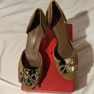 Donald J Pliner kitten heels